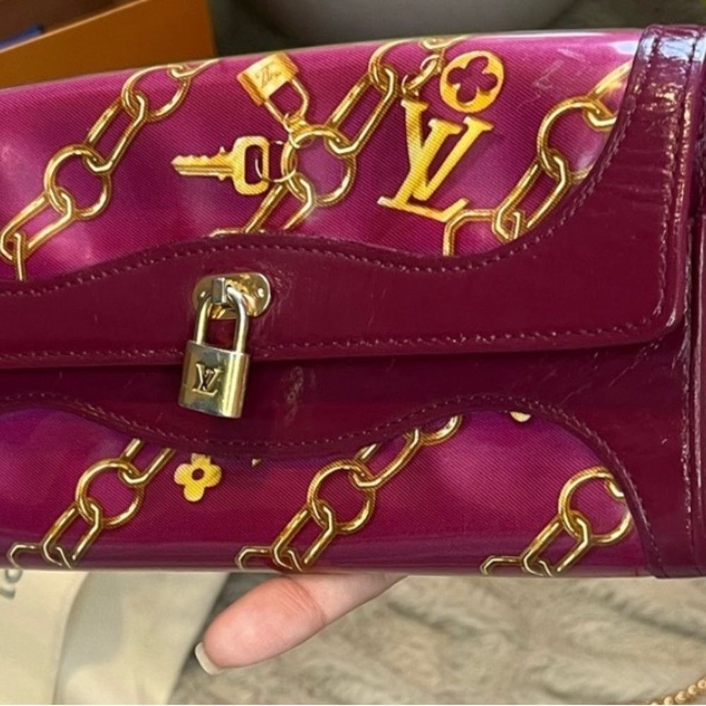 *Authentic* Louis Vuitton *Limited Edition* Charm Wallet Fuschia leather Wallet - Picture 3 of 16